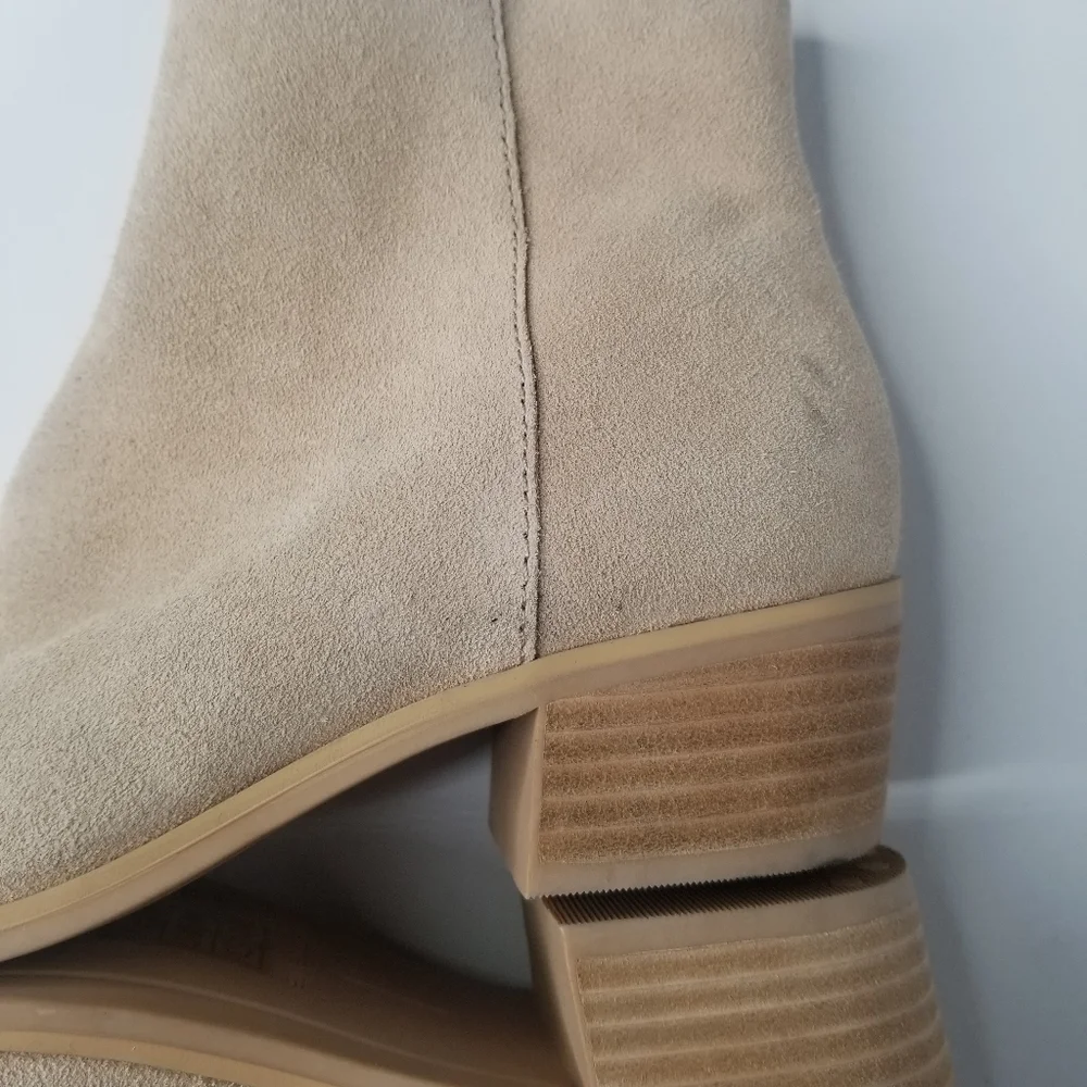 DOLCE VITA Beige Suede Avie Bootie NWOT